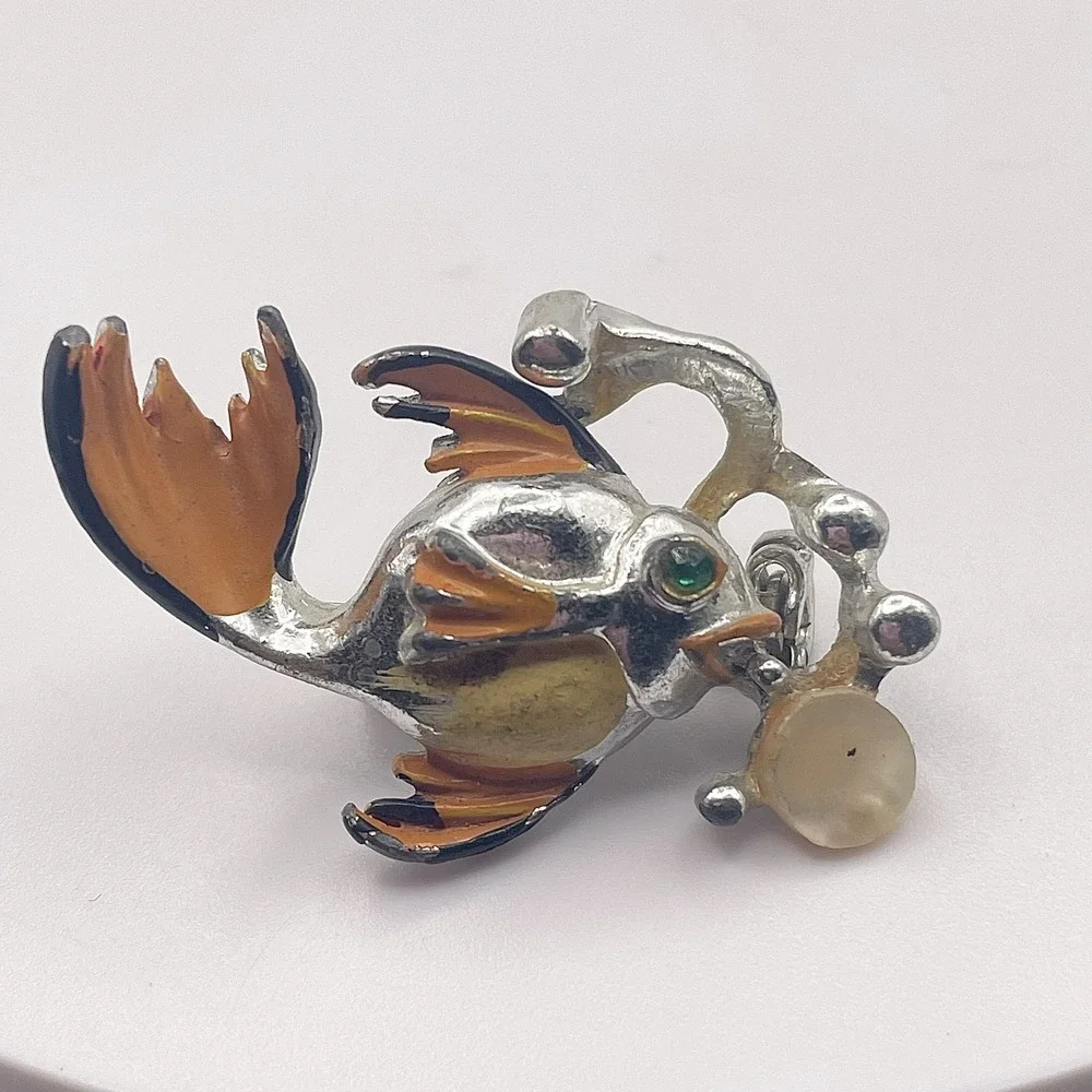 Vintage Silver Tone Enamel Fish Brooch Green Rhinestone Eye Bubble Pin 70s